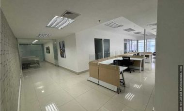 SE ALQUILA OFICINA EN AV. BALBOA CON VISTA AL MAR