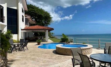 VENTA DE CASA EN SAN CARLOS, FRENTE AL MAR COSTA ESMERALDA
