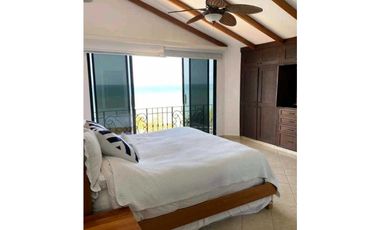 VENTA DE CASA EN SAN CARLOS, FRENTE AL MAR COSTA ESMERALDA