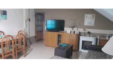 VENTA DE CASA CONFORTABLE CON QUINCHO Y PILETA, RIVADAVIA (CENTRO)