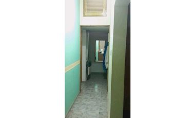 VENTA DE CASA CONFORTABLE CON QUINCHO Y PILETA, RIVADAVIA (CENTRO)