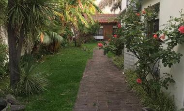 Casa para 2 Familias en venta en Bernal Centro