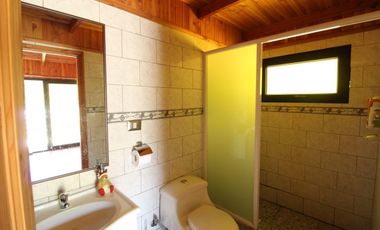 Maravillosa parcela con casa, quincho y piscina.