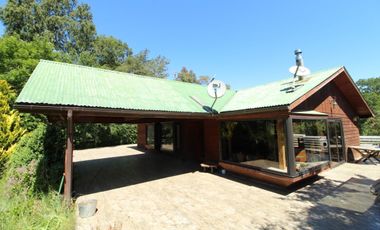 Maravillosa parcela con casa, quincho y piscina.