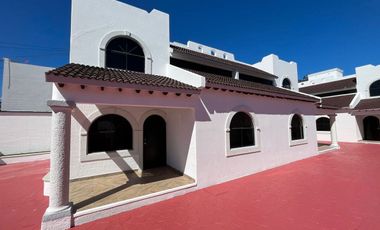 Casa Amueblada de 3 recámaras en RENTA, Priv. 33-A, Ciudad Del Carmen