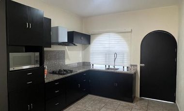 Casa Amueblada de 3 recámaras en RENTA, Priv. 33-A, Ciudad Del Carmen