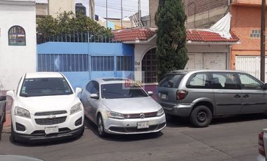 JUAN ESCUTIA, IZTAPALAPA, CDMX.  CASA CON LOCAL COMERCIAL EN VENTA