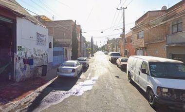 JUAN ESCUTIA, IZTAPALAPA, CDMX.  CASA CON LOCAL COMERCIAL EN VENTA