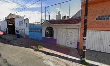 JUAN ESCUTIA, IZTAPALAPA, CDMX.  CASA CON LOCAL COMERCIAL EN VENTA
