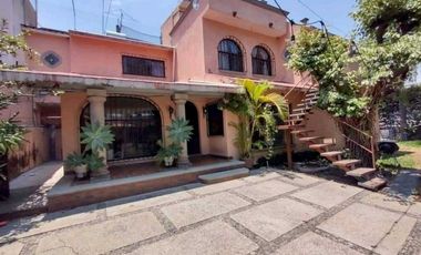 CASA EN VENTA EN AMPLIACION BUGAMBILIAS JIUTEPEC MORELOS