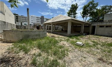 Terreno en renta con construcción,  Av. Huayacán, Cancún