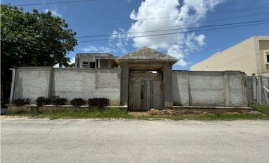 Terreno en renta con construcción,  Av. Huayacán, Cancún