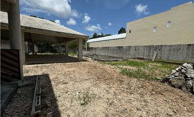 Terreno en renta con construcción,  Av. Huayacán, Cancún