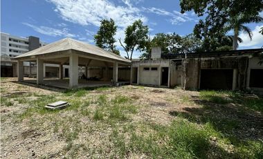 Terreno en renta con construcción,  Av. Huayacán, Cancún
