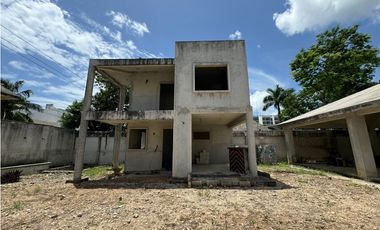 Terreno en renta con construcción,  Av. Huayacán, Cancún