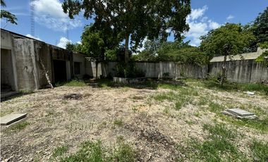 Terreno en renta con construcción,  Av. Huayacán, Cancún