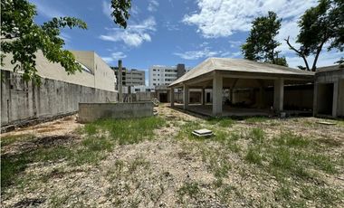 Terreno en renta con construcción,  Av. Huayacán, Cancún