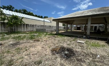 Terreno en renta con construcción,  Av. Huayacán, Cancún