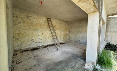 Terreno en renta con construcción,  Av. Huayacán, Cancún