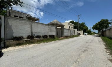 Terreno en renta con construcción,  Av. Huayacán, Cancún