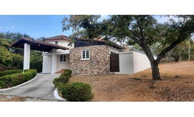 VENTA DE CASA EN CORONADO, HERMOSA Y AMOBLADA