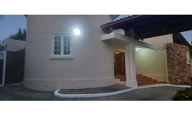VENTA DE CASA EN CORONADO, HERMOSA Y AMOBLADA