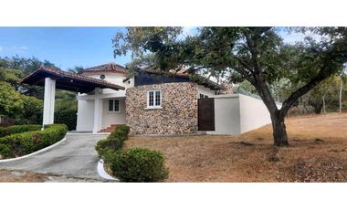 VENTA DE CASA EN CORONADO, HERMOSA Y AMOBLADA