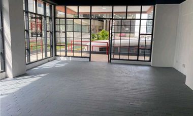 LOCAL VIA VENETTO FRENTE AL HOTEL PANAMA 64M2