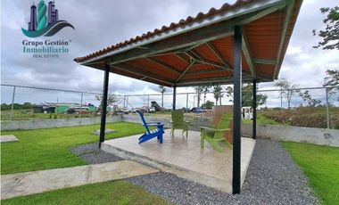 VENDO CASA AMOBLADA EN BOQUETE