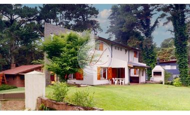 CASA / URTUBEY AL 900
