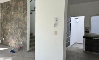 CASA MODERNA AL SUR DE CUERNAVACA