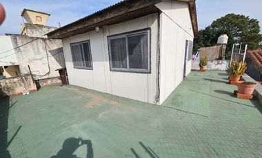 Departamento Tipo Casa en venta en Lanus Oeste