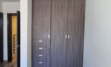 CASA EN VENTA EN JARDINES DE LA MESA TIJUANA COTO 4
