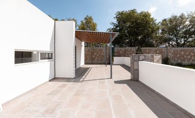 Preciosas Town Houses* en *Arboledas de Zavaleta