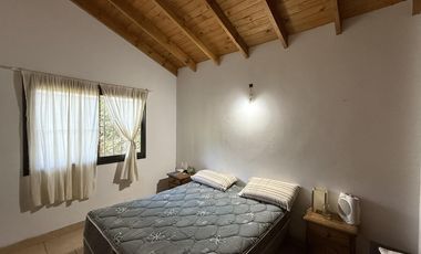 Descubre una encantadora casa estilo chalet en Salvador María | Lobos