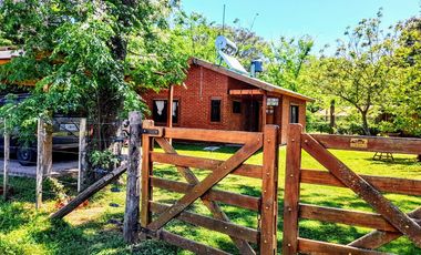 Descubre una encantadora casa estilo chalet en Salvador María | Lobos