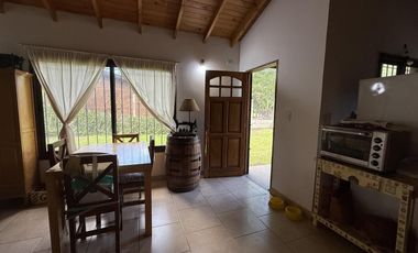 Descubre una encantadora casa estilo chalet en Salvador María | Lobos