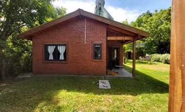 Descubre una encantadora casa estilo chalet en Salvador María | Lobos