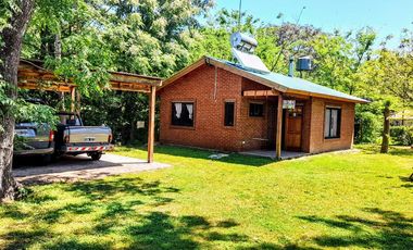 Descubre una encantadora casa estilo chalet en Salvador María | Lobos