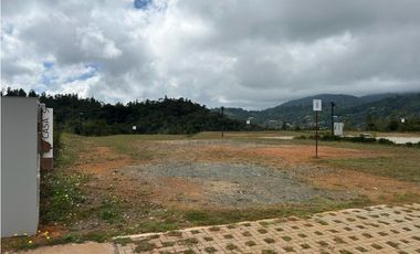 Vendo Lote en Condominio  en Las Palmas