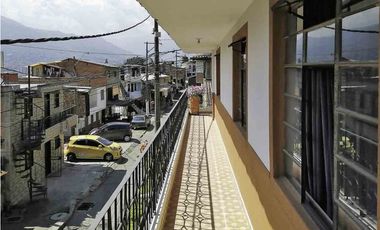 VENTA CASA ESQUINERA BARRIO LOPEZ DE MESA/CORDOBA
