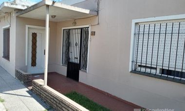 Casa con 2 Departamentos Venta en BLOCK - Temperley