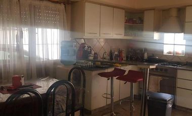 CHALET 6 AMBIENTES CON GARAGE DOBLE QUINCHO Y PISCINA EN CERRITO SUR