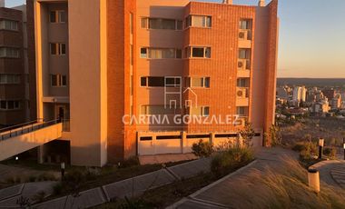 VENTA DEPARTAMENTO semipiso de 3 dormitorios,  en Barrio Gamma, Neuquén Capital