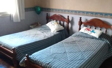 Casa en venta - 2 Dormitorios 1 Baño - Cochera - 250Mts2 - Morón