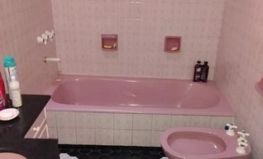 Casa en venta - 2 Dormitorios 1 Baño - Cochera - 250Mts2 - Morón