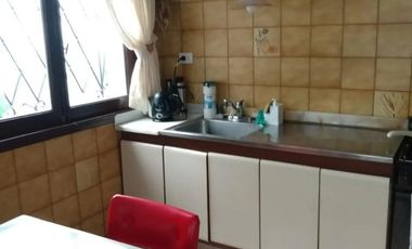 Casa en venta - 2 Dormitorios 1 Baño - Cochera - 250Mts2 - Morón