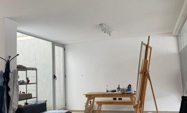 VENTA OFICINA CON PATIO INTERNO A 12 CUADRAS DE LA AVENIDA ARGENTINA- CENTRO NEUQUEN CAPITAL