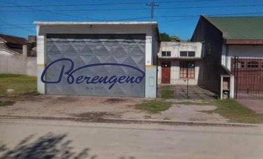 Galpón con vivienda en Hernandarias y Mac Gaul