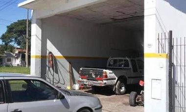 Galpón con vivienda en Hernandarias y Mac Gaul